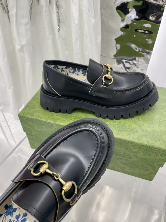 Gucci Shoe 